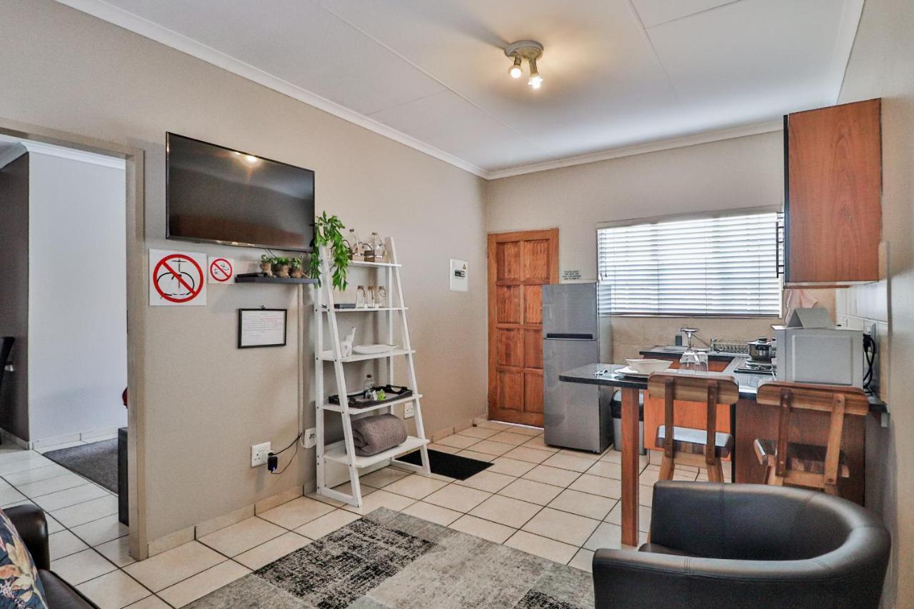 Rudman Townhouses - Or Tambo Airport Boksburg Exterior foto