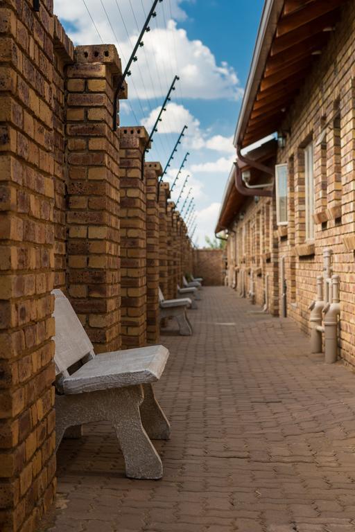 Rudman Townhouses - Or Tambo Airport Boksburg Exterior foto